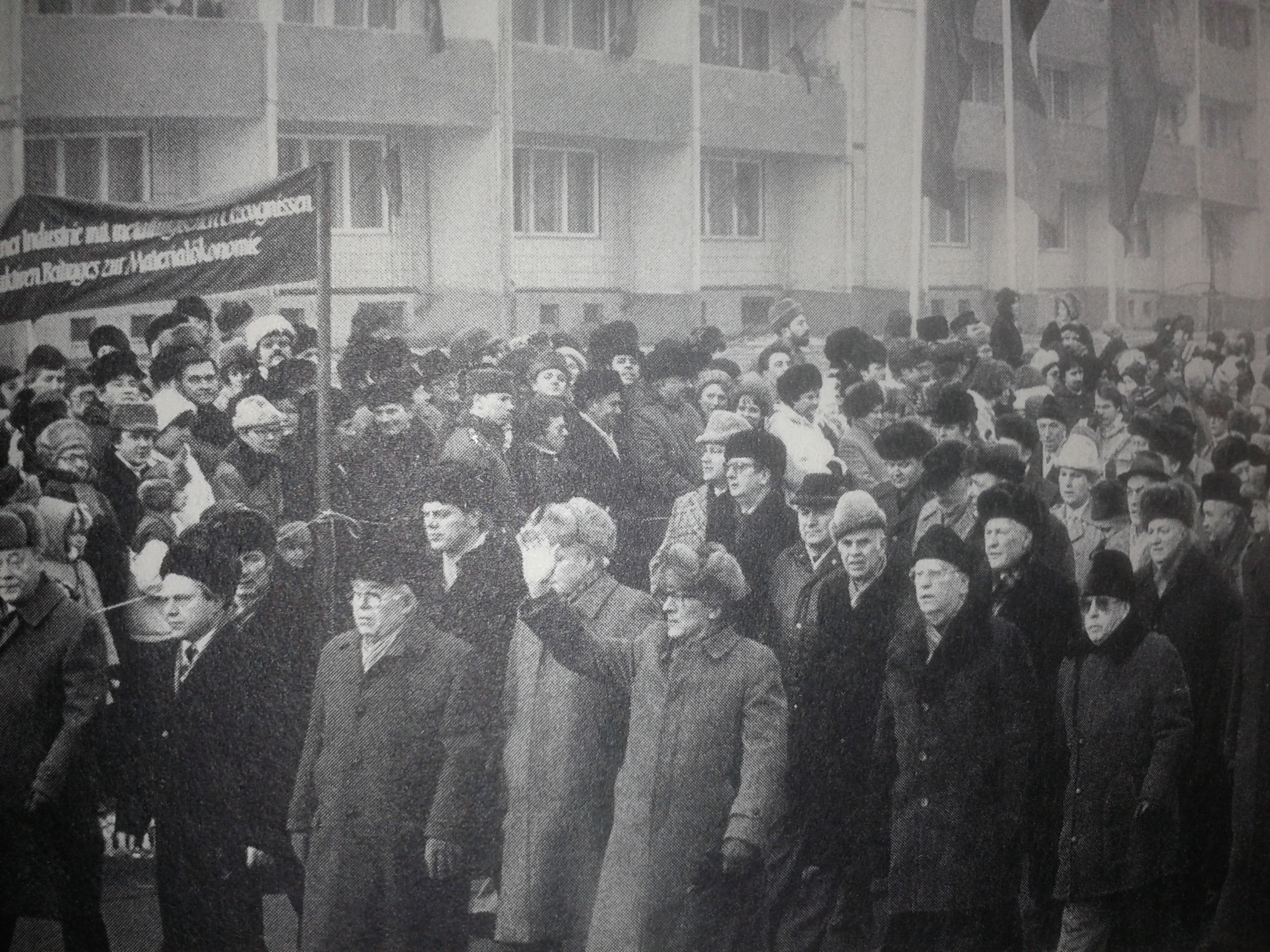 Auch am 17. Januar 1982 marschierte Erich Honecker bei dieser Demonstration in Berlin in vorderster Reihe mit. 